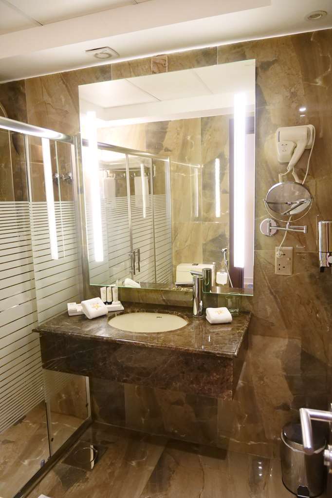 Lumiere Des Etoile Hotel Kuwait City Room photo